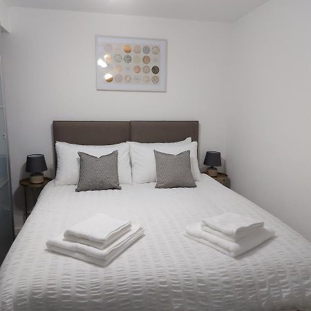 Lovely 1-Bedroom Condo With Parking On Premises Minworth Екстериор снимка