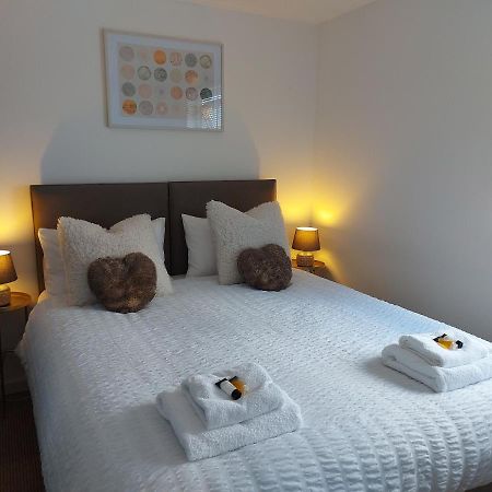 Lovely 1-Bedroom Condo With Parking On Premises Minworth Екстериор снимка